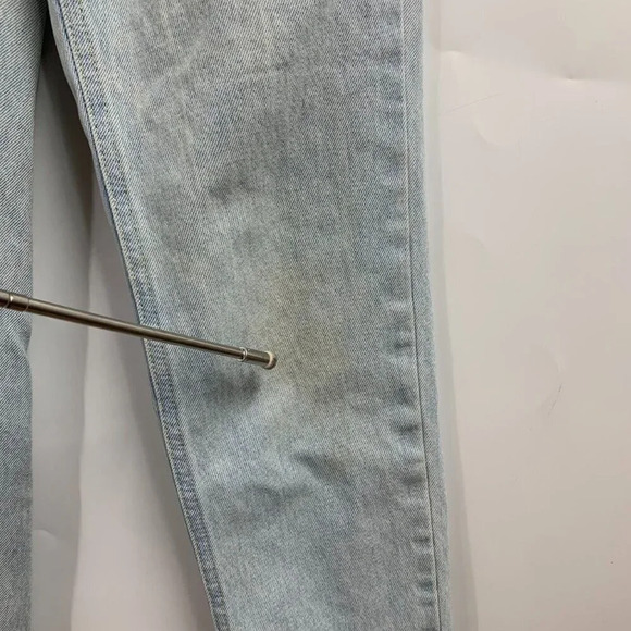 BDG Urban Outfitters Women's Mom High Rise Distressed Denim Jeans Size 26 - Picture 6 of 15